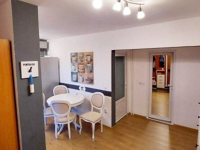 Apartament 3 camere, decomandat, zona Piata Marasti.