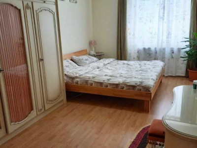 Apartament 2 camere, etaj intermediar, zona strazii Oasului.