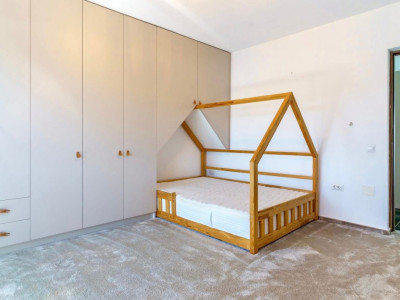 Casa finisata modern, mobilata, utilata, garaj, zona TCI