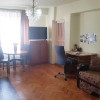 Apartament 3 camere, decomandat, zona strazii Bucuresti.