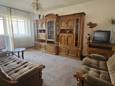 Apartament 4 camere decomandat, str. Aurel Vlaicu, garaj
