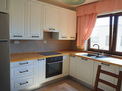 Apartament 3 camere, finisat, mobilat, garaj