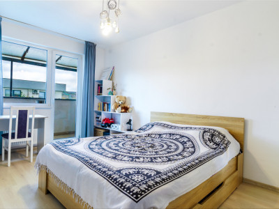 Apartament cu 3 camere, mobilat și utilat, strada Rodnei.