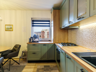 Apartament 3 camere , 71 mp + terasă 12 mp, zona BMW 