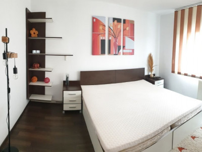 Apartament 2 camere decomandat, etaj intermediar, zona Piata Marasti