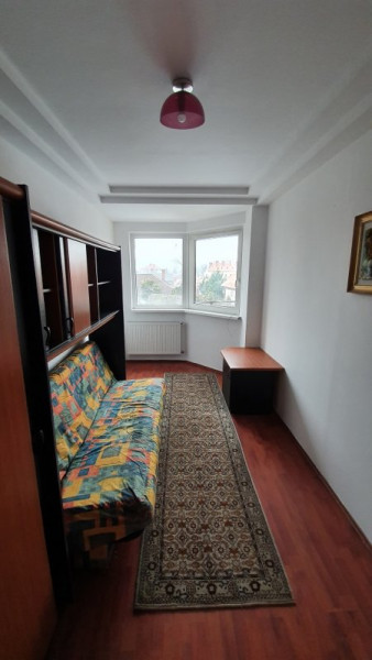 Apartament 3 camere in vila, strada Eremia Grigorescu, garaj
